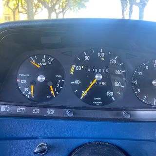 Mercedes-Benz  w123 1980