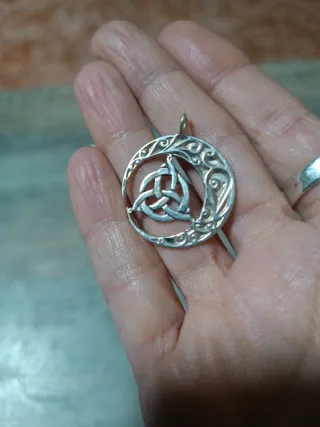 Colgante Plata Nudo Bruja Media Luna