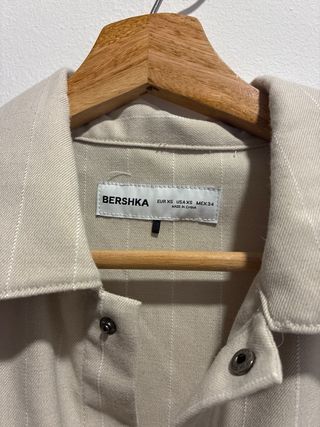 Camisa Bershka manga corta talla XS