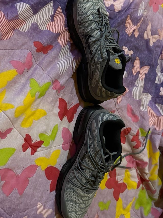 Tn nike grey