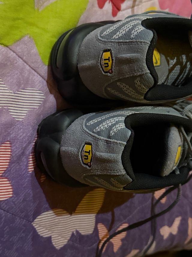 Tn nike grey