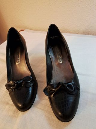 Zapatos salón piel número 39
