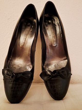 Zapatos salón piel número 39