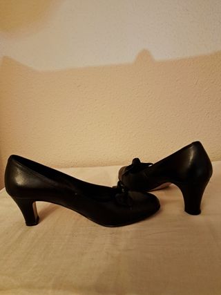 Zapatos salón piel número 39