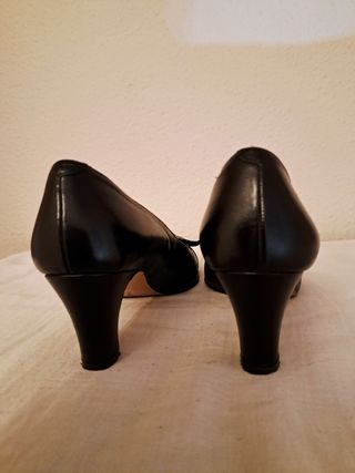 Zapatos salón piel número 39