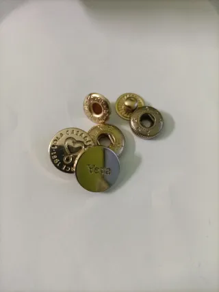 Botones Bimba y Lola y Yera dorados