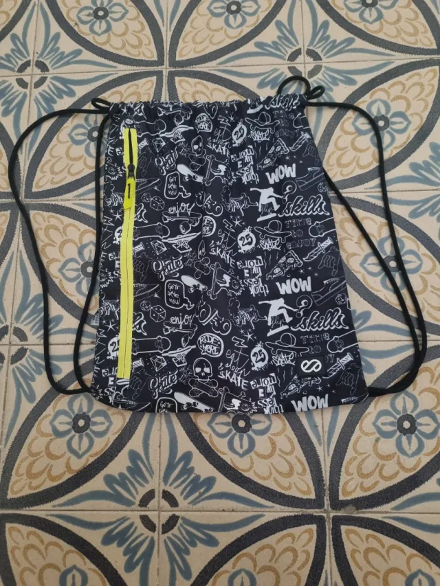 Mochila de cuerdas con estampado skate