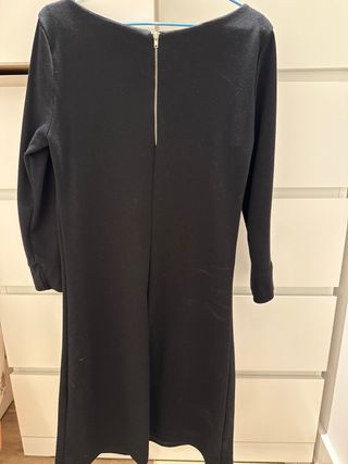 Vestido negro manga midi con bolsillos