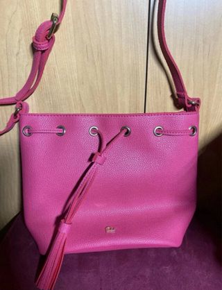 Bolso de hombro rosa