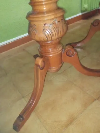 Mesa enorme de salón, extensible. Abierta 235 cm