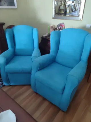 Due poltrone in tessuto