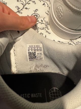 Zapatillas Adidas Blancas y Rojas Unisex