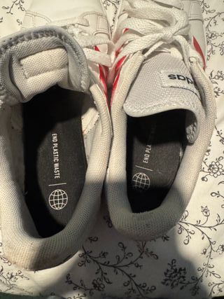 Zapatillas Adidas Blancas y Rojas Unisex
