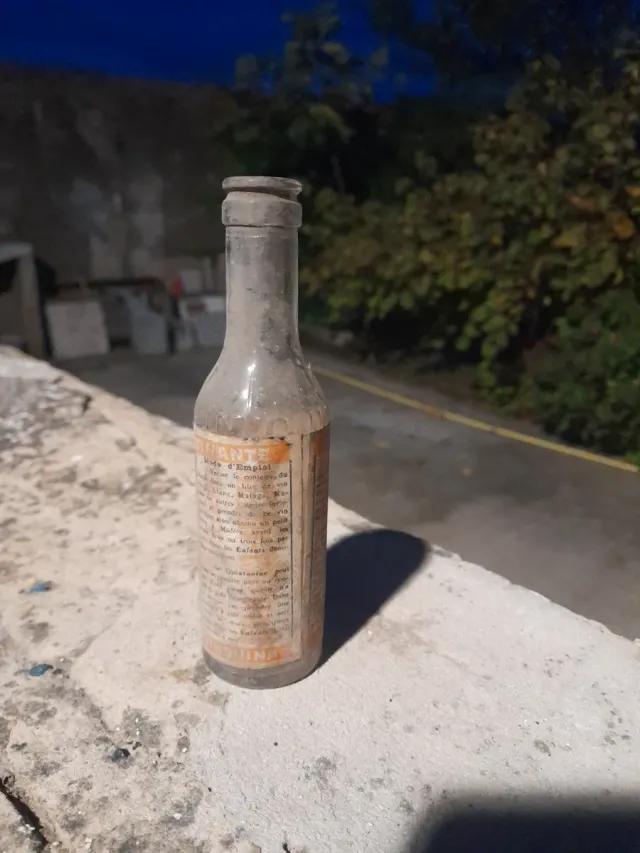 Antigua botella francesa
