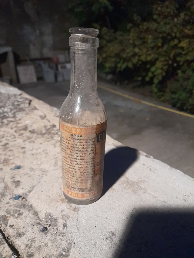 Antigua botella francesa