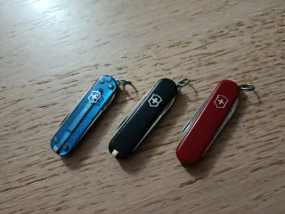 Victorinox Classic 3 pz