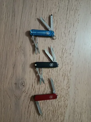 Victorinox Classic 3 pz