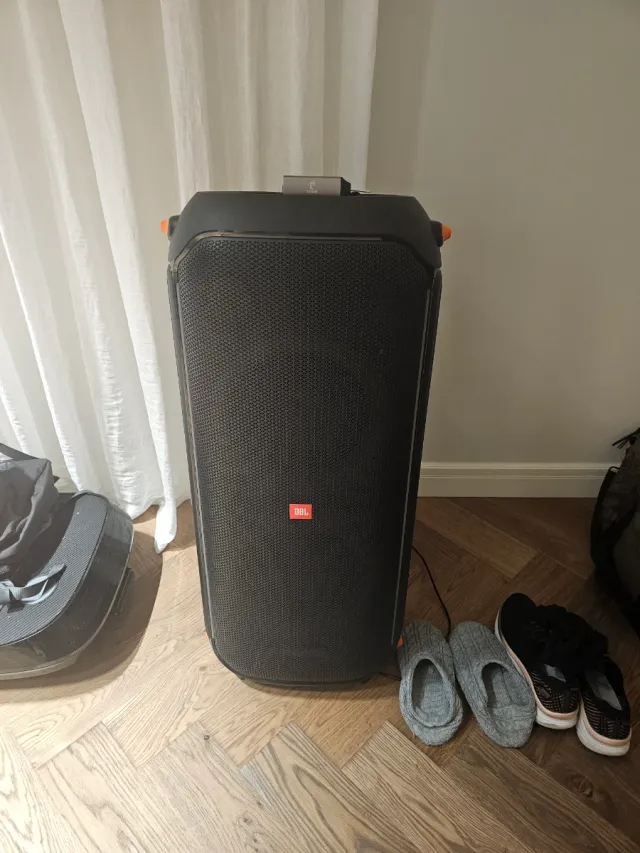 Altavoz JBL Negro y Gris