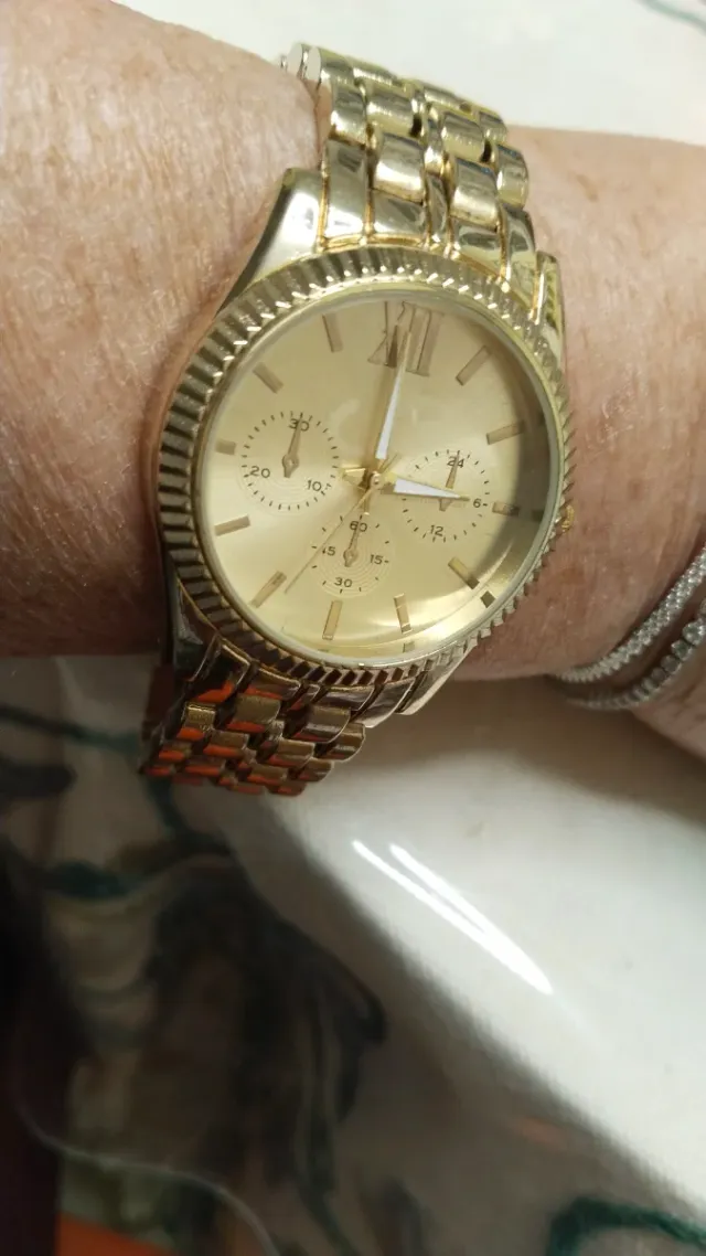 Reloj Caballero Dorado,no tiene pila bol