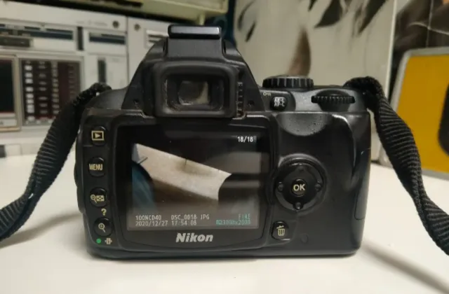 Cámara réflex Nikon D40 Negra