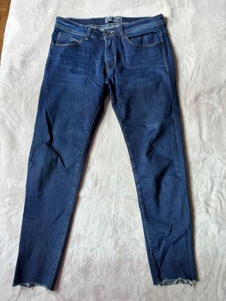 Vaqueros pitillo hombre azul