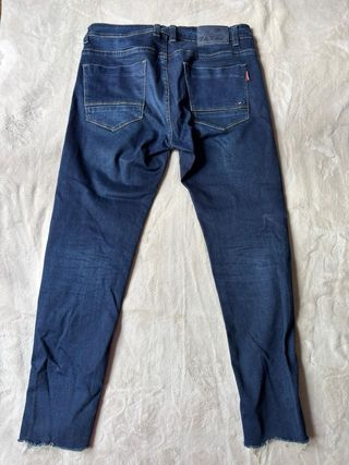Vaqueros pitillo hombre azul
