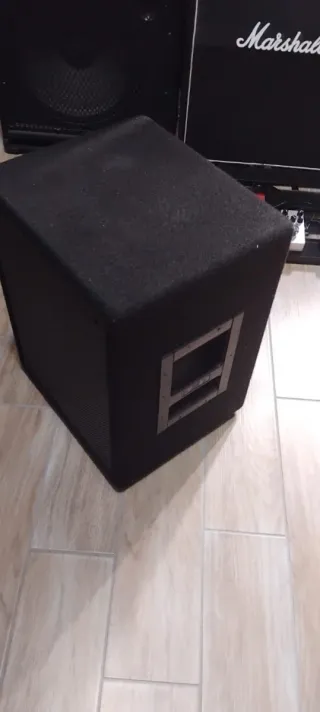 Cassa 1x12 con cono Celestion Marshall Goldback