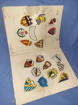 Álbum de cromos Escudos