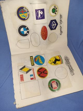 Álbum de cromos Escudos