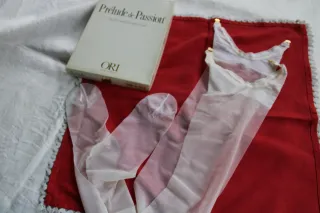 Collant bianchi sottili per reggicalze