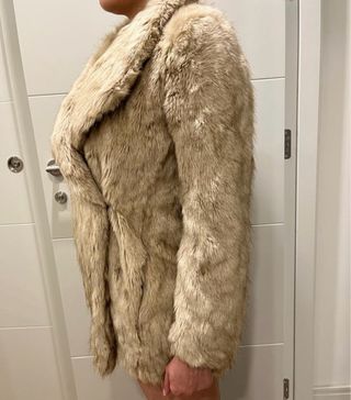 Abrigo Zara pelo sintético beige