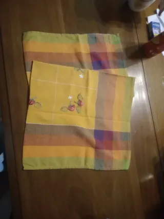 2 Centrotavola fantasia quadri e fragole