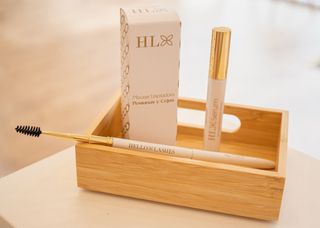 técnica de pestañas y cejas