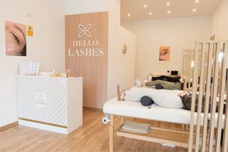 técnica de pestañas y cejas