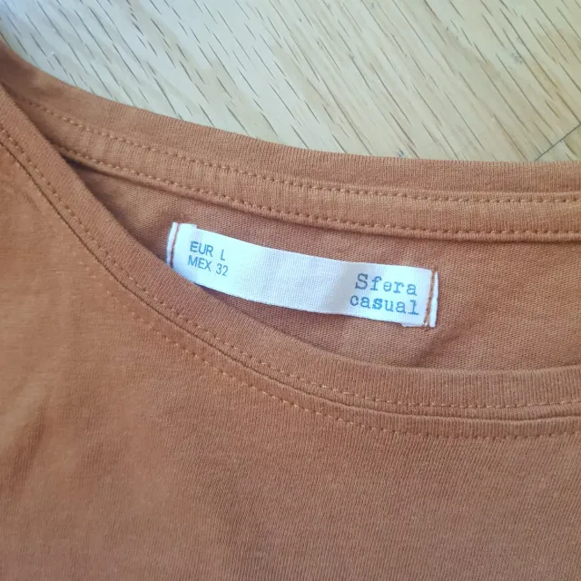 Camiseta naranja con lentejuelas talla L