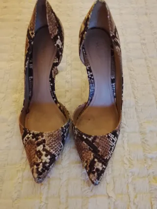 Zapatos de tacón Mango estampado serpiente