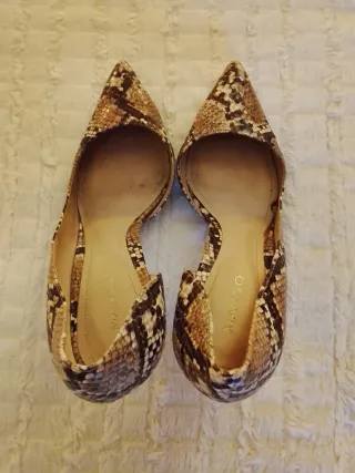 Zapatos de tacón Mango estampado serpiente