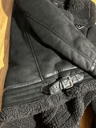 Cazadora Zara ante y borrego negra