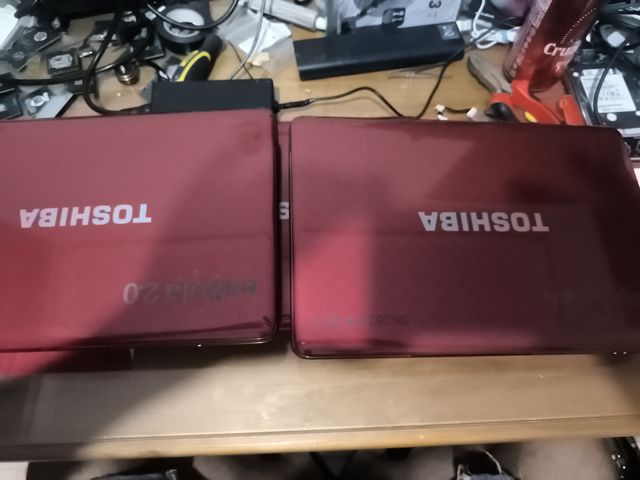 Toshiba Satélite L735-13G Vermelho