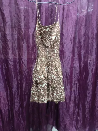 Vestido marrón con lunares blancos