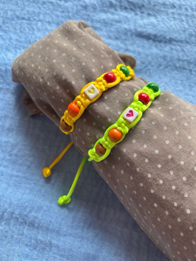 Pulseras hechas a mano