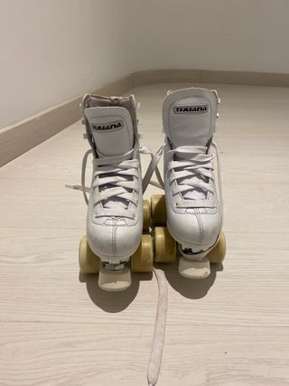 Patines 4 ruedas Tijuana blancos. Talla 31
