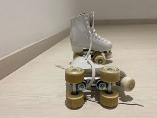 Patines 4 ruedas Tijuana blancos. Talla 31