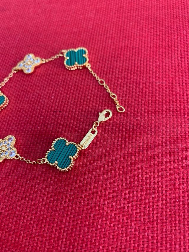 Pulsera tréboles verdes y cristales dorada