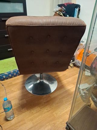 Poltrona vintage in pelle marrone e metallo