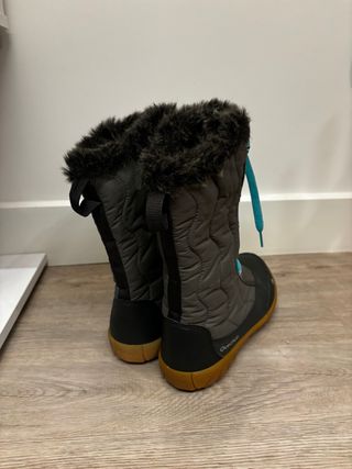 Botas de nieve talla 37 para niña o mujer.
