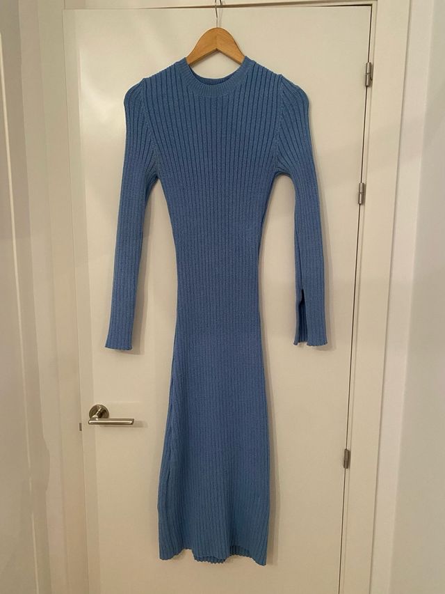 Vestido de punto Zara, azul cielo.