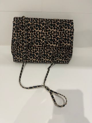 Bolso de mano con cadena estampado leopardo