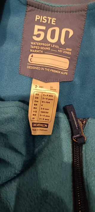 Mono de nieve infantil sin usar 3-4 años