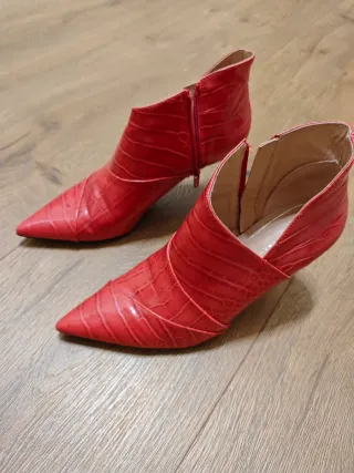 Botines rojos tacón alto